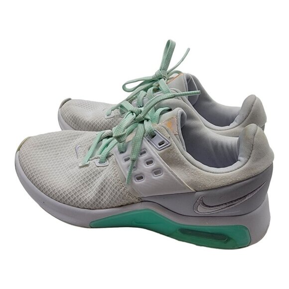 Nike Shoes Womens Size 7 White Air Max Bella Training Sneakers CW3398 101 - Picture 3 of 11